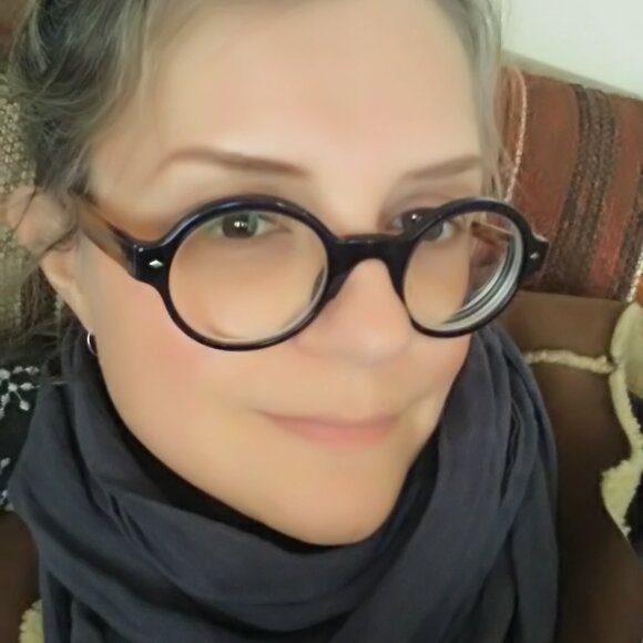 Meet your Posher, Annick - Picture 2 of 2